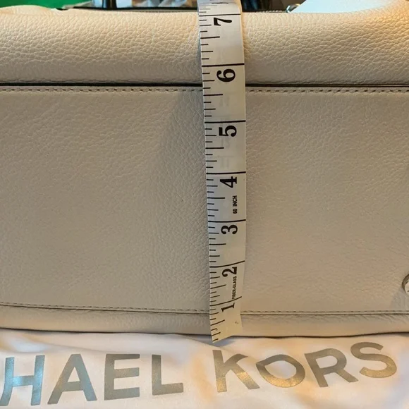 Michael Kors Hand Bag - Picture 13 of 14